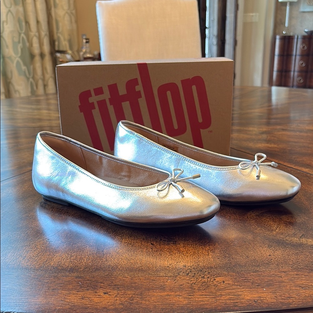 NWB FitFlop Delicato Silver Ballet Flats - Picture 4 of 5